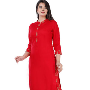Ensemble Salwar Kameez en coton imprimé feuilles rouges pour femme, col en V, manches trois quarts, longueur mollet, séchage rapide, idéal pour mariage et fête estivale - Product Image 1