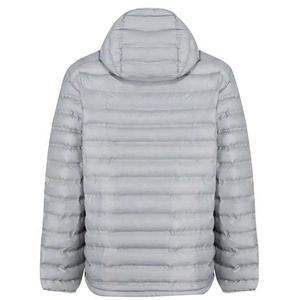 Ropa de moda Chaquetas de invierno acolchadas para hombres Chaqueta acolchada impermeable cálida con fibras recicladas para hombres. - Product Image 2