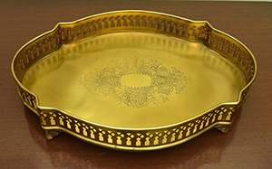 Bandeja de Servir Ovalada de Latón con Acabado Mate Color Mandarina, Diseño Decorativo con Corte Artístico, Vajilla Premium para el Hogar a Bajo Precio, Suministro al por Mayor - Product Image 4