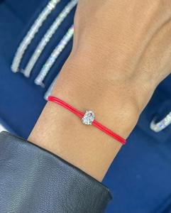 Bracelet en or 14 carats avec breloque diamant, cordon rouge, coupe ovale et cœur, minimaliste et délicat, bijou de luxe quotidien pour femme - Product Image 3
