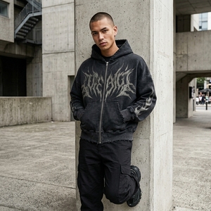 Sudadera con capucha negra lavada para hombre con cremallera, gráfico, estilo urbano oversize, dobladillo desgastado, fabricante de ropa personalizada - Product Image 3