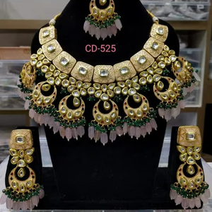 Collier choker indien classique pour femme, pour mariage, fiançailles, anniversaire, fête, vert, cristal traditionnel, Kundan, fausse perle, alliage d'or, cadeau - Product Image 1