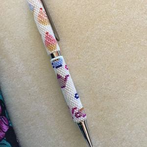 Stylo perlé de luxe haut de gamme avec motifs créatifs et décoratifs - Product Image 1