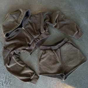 Conjunto de Sudadera Corta con Cremallera y Pantalones Cortos de Algodón para Mujer, Estilo Desgastado, Lavado Ácido, de 2 Piezas, Personalizado - Product Image 1