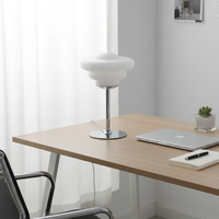 Lampe de table moderne en fer et verre avec abat-jour LED USB, idéale pour les hôtels