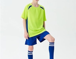 Tenues d'équipe sportives pour enfants, ensemble d'uniformes personnalisés de football avec chaussettes, maillots de football respirants, kits d'uniformes avec logo personnalisé - Product Image 2
