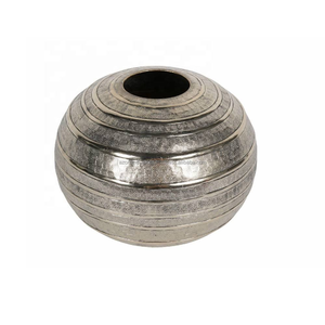 Hot Selling Handmade Aluminium Flower <b>Vase</b> Modern <b>Table</b> <b>Vase</b> Aluminium Modern Flower <b>Vase</b> in Wholesale by Azora Industries - Product Image 3