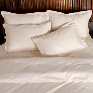 Ensemble de draps blancs crème classiques avec taies d'oreiller douces, literie confortable et durable pour une chambre élégante, confort et style. - Product Image 3
