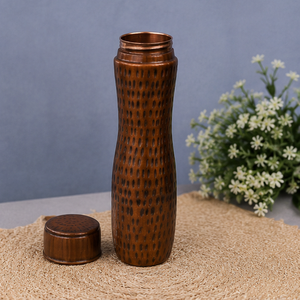 Bouteille d'eau de luxe en cuivre pur écologique avec poignée design sablier, idéale pour la maison, les voyages et les fêtes - Product Image 6