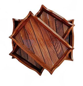 Plateau de service en bois au design classique, surface lisse et polie, idéal pour servir des aliments, des boissons, des collations, dans la cuisine ou à la salle à manger. - Product Image 3