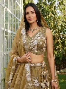 Embroidered <b>Lehenga</b> Set Wedding Dress Floral Beaded Bridal Outfit With Dupatta for Ceremony - Product Image 2