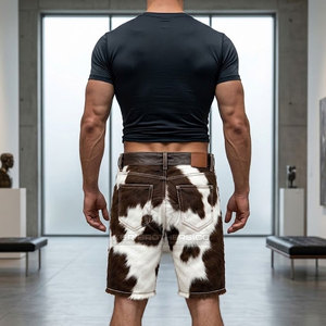 Pantalones cortos de cuero para hombre de diseño moderno con acabado natural, artesanía premium y talla personalizada. - Product Image 5