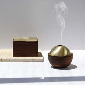 Brûleur d'encens Bakhoor en bois moderne avec couvercle en métal doré, Mabkhara, brûleur d'arômes Oud, porte-parfum décoratif pour la maison - Product Image 2