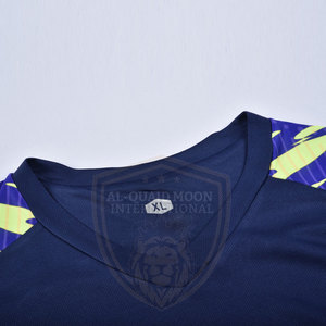 Uniforme de football confortable et léger pour usage extérieur, fabriqué en usine, en vente - Product Image 2