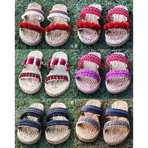 Export en gros de pantoufles et sandales de plage artisanales en jacinthe d'eau pour femmes, collection Resort Vietnam - Product Image 3