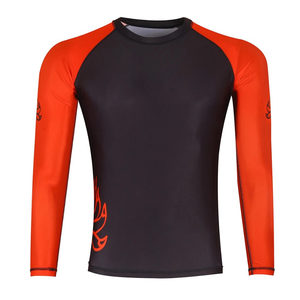 T-shirt sportif à manches longues pour homme, noir et orange, avec motif flamme, séchage rapide, coupe ajustée, col rond, tricoté en polyester - Product Image 1
