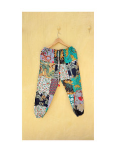 กางเกงฮาเร็มผ้าฝ้ายทำมือสไตล์โบโฮลายดอกไม้แบบอินเดียโบราณจาก JAIF TEXTILES เอวกลาง เหมาะสำหรับฤดูร้อน มีกระเป๋าข้าง ปิดด้วยเชือกผูก - Product Image 1