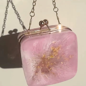 Bolso de resina y acetato con diseño de tortuga, personalizable, disponible en varios colores y con opción de personalización de logotipo. - Product Image 1