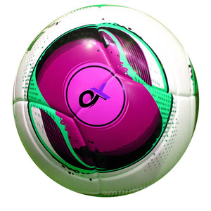 Ballon de football pakistanais taille 5, personnalisé avec logo du fabricant, écologique, léger, avec vessie en butyl haute performance, cousu à la machine - Product Image 2