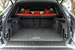 รถยนต์มือสองสภาพดี ไมล์น้อย ปี 2024 BMW X5 M Competition SUV พร้อมส่ง - Product Image 4
