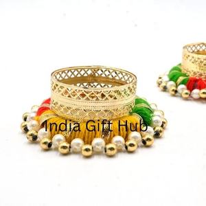 Hermoso Portavelas Multicolor Hecho a Mano con Diseño de Moti Bangles para Decoración Navideña del Hogar - Product Image 1