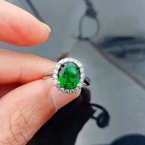 Bague ovale ajustable avec zircon créé en laboratoire, incrustation pavée en or rose et platine - Product Image 3