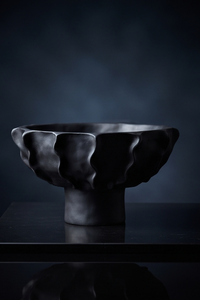 Bol décoratif moderne en métal noir texturé, article de vaisselle pour cuisine et salle à manger, lot en vrac en stock - Product Image 2