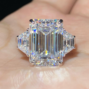 แหวนหมั้นเพชรทรงเหลี่ยมมรกต เพชรเพาะเลี้ยง 7 กะรัต ทองคำเหลือง 14k หรูหรา รับรองโดย IGI สำหรับงานปาร์ตี้ - Product Image 4
