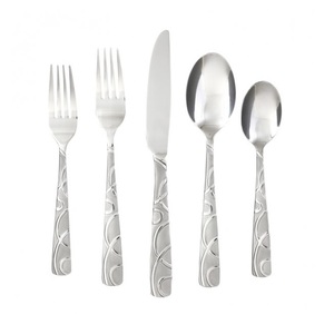 Ensemble de couverts en métal contemporain et élégant pour table à manger, cuisine, restaurant, en acier inoxydable, durable, résistant à la rouille, finition premium - Product Image 1