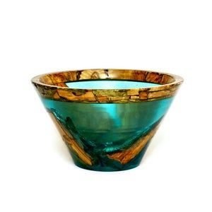 Tazón de Resina Epoxi y Madera de Acacia Hecho a Mano, Libre de BPA, con Acabado Brillante para Interiores Elegantes - Product Image 4