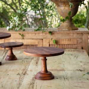 Base redonda de madera para tartas, adecuada para fiestas, como centro de mesa decorativo para postres. - Product Image 3