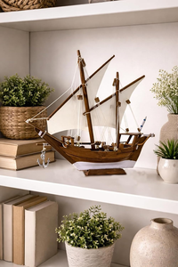 Modèle de bateau à voile en bois fait main, figurine décorative nautique, ornement de bateau pour la maison, le bureau ou la décoration côtière - Product Image 5