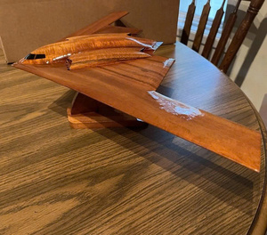 Modèle d'avion durable en bois massif 40-44cm, hélicoptère civil, idéal comme souvenir, fabriqué en usine au Vietnam - Product Image 4