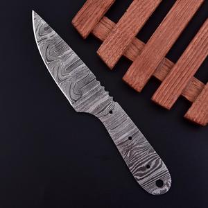 Lame de couteau Skinner en acier Damas de 8 pouces, vierge, pour la fabrication de couteaux personnalisés, en acier à haute teneur en carbone forgé à la main - Product Image 4