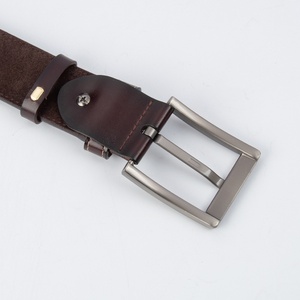 Cinturón de Negocios Versátil para Hombre de 3.8cm, Cuero Vacuno, Hebilla Cuadrada de Aleación, Patrón Floral, Estilo Vintage, Venta Directa de Fábrica - Product Image 3