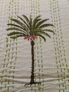 Couvre-lit moderne bohème en coton imprimé floral et oiseaux, patchwork, blanc et bleu, pour la maison et l'hôtel, fait main indien Kantha - Product Image 3