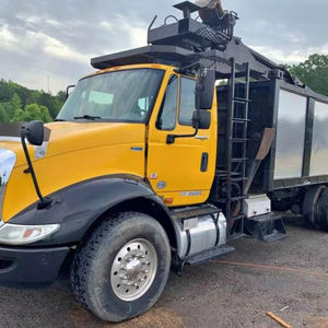 Tracteur routier diesel 6x4 robuste pour le transport de marchandises et les travaux de construction à grande échelle dans le secteur de la logistique et des infrastructures - Product Image 1