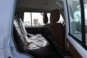 BRAND NEW 2025 <b>TOY</b> OTA LA ND CRUI SER 76 HARDTOP LX 5KM 5 SEATERS 6CYLINDER AUTOMATIC TRANSMISSION - Product Image 5