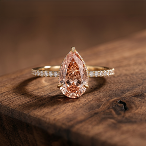 Anillo de Compromiso Aries Jewel Pave Band con Diamante Rosa Fantasía de Laboratorio de 2 Ct, Corte Pera, Oro de 14K, con Certificado IGI, para Aniversario o Boda - Product Image 1