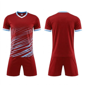 Uniforme Deportivo Verde para Adultos con Diseño Único, Logotipo Personalizado, Nombre, Precio de Fábrica, Fabricante Líder, Uniforme de Fútbol Hecho a Medida, Alta Calidad - Product Image 3