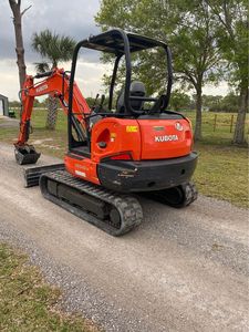 Mini-excavatrice sur chenilles Kubota KX040-4, excavatrice compacte, excavatrice sur chenilles pour la construction et l'aménagement paysager - Product Image 3