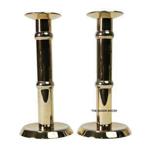 Juego de Portavelas de Aluminio para Interiores o Exteriores, Diseño Único para Velas de Concreto, 2 Portavelas de Pilar con Acabado Dorado Brillante de Calidad Exclusiva - Product Image 1