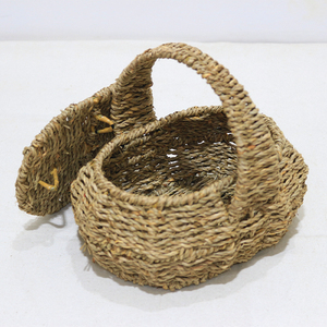 Cesta de picnic de junco marino tejida a mano, cesta de regalo y almacenamiento con asa y tapa - Product Image 1