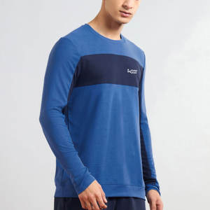 Camiseta de yoga para hombre, material totalmente transpirable y de secado rápido, 100% algodón, ropa deportiva para gimnasio, corte ajustado personalizado. - Product Image 3