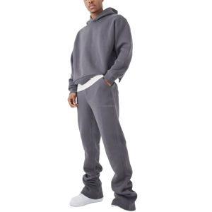 Conjunto deportivo de moda para hombres y mujeres, chándal cómodo, transpirable y elegante para cualquier día - Product Image 1