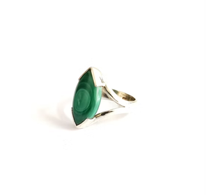 Anillo de malaquita de diseño moderno y elegante, hecho en plata de ley, banda sencilla, joyería, regalo de boda para ella. - Product Image 2