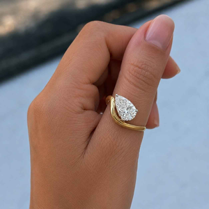 Bague ouverte ajustable pour femme, plaquée or 14 carats, diamant taille poire, bijoux de luxe minimalistes, certifiée IGI, vente en gros - Product Image 4