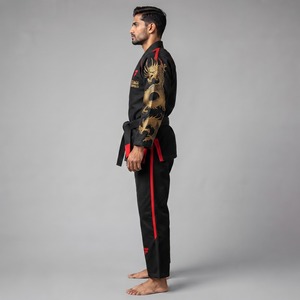 Uniforme d'entraînement de karaté traditionnel offrant un confort léger, une grande durabilité et des mouvements sans contraintes. Uniformes de karaté. - Product Image 3