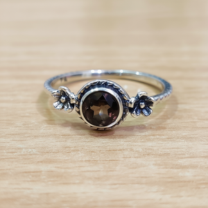 1.9 Gram Smoky <b>Quartz</b> <b>Ring</b> Elegant and Stylish Accessory - Product Image 3