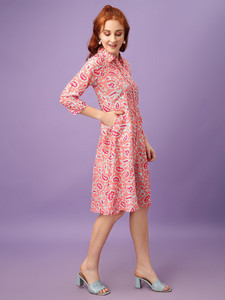 Robe midi décontractée multicolore à fleurs pour femmes, ajustée, élégante, confortable, idéale pour le bureau, été et printemps - Product Image 2